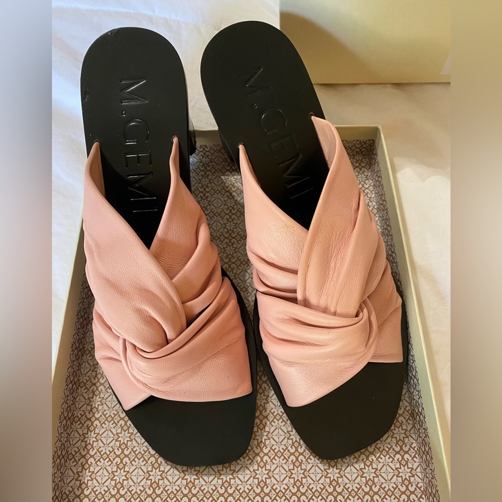 M. Gemi The Lilliana slide sandal